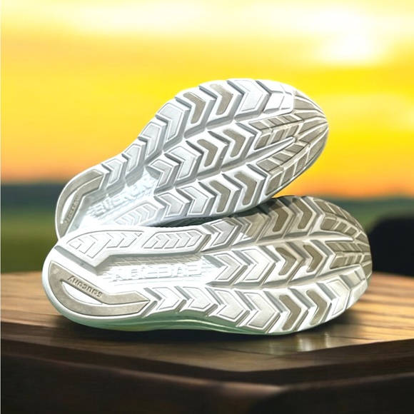 Saucony Kinvara 9 White Footshop Men’s Shoes Size 11.5. - Picture 5 of 5